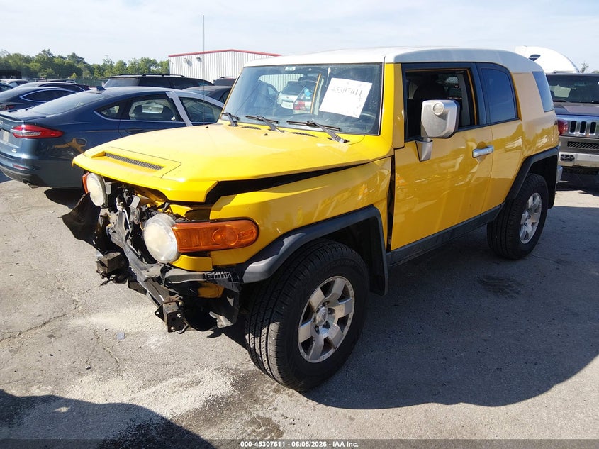 2007 Toyota Fj cruiser VIN JTEBU11F470096002 IAAI salvage auction — FRONT END, Salvage (Kentucky), sold $5,850 on 2026-07-20 (photo 2)