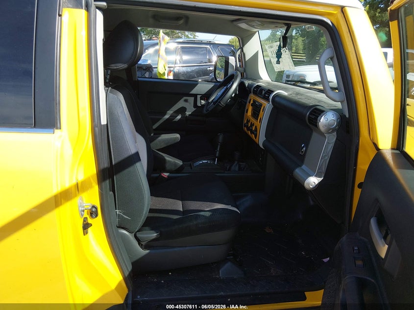 2007 Toyota Fj cruiser VIN JTEBU11F470096002 IAAI salvage auction — FRONT END, Salvage (Kentucky), sold $5,850 on 2026-07-20 (photo 5)