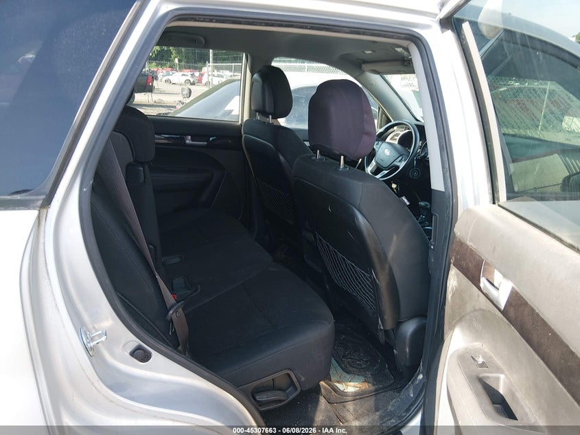 2015 Kia Sorento VIN 5XYKTCA60FG610973 IAAI salvage auction — NORMAL WEAR, Clear-Dealer Only (West Virginia), sold $525 on 2026-07-09 (photo 8)