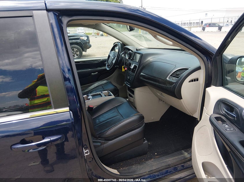 2014 Chrysler Town & country VIN 2C4RC1BG6ER399010 IAAI salvage auction — LEFT SIDE, Salvage Title, sold $25 on 2026-07-23 (photo 5)