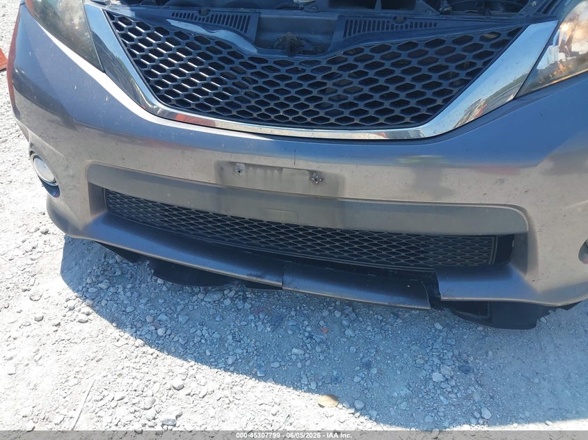 2013 Toyota Sienna VIN 5TDXK3DC9DS384667 IAAI salvage auction — FRONT END, Salvage Title, sold $3,700 on 2026-07-14 (photo 6)