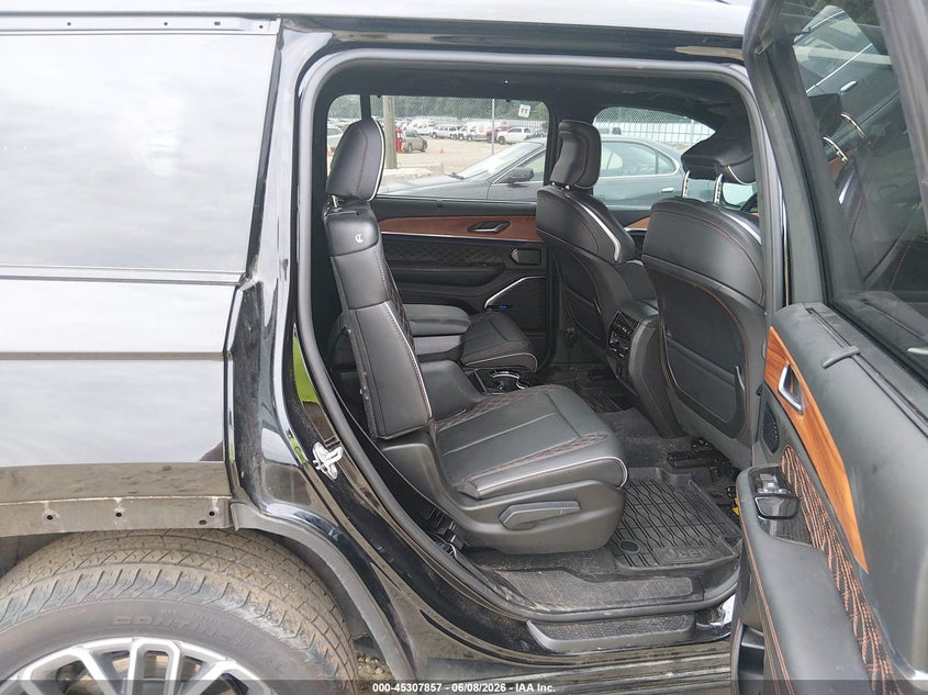 2024 Jeep Grand cherokee VIN 1C4RJKEG7R8620154 IAAI salvage auction — REAR END, Wait Title, sold $24,400 on 2026-10-08 (photo 8)