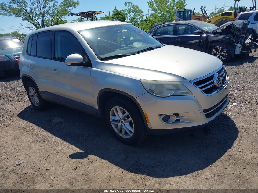 2011 Volkswagen Tiguan VIN WVGAV7AX8BW552383 IAAI salvage auction — NORMAL WEAR, Clear (New York), sold $450 on 2026-07-07 (photo 1)