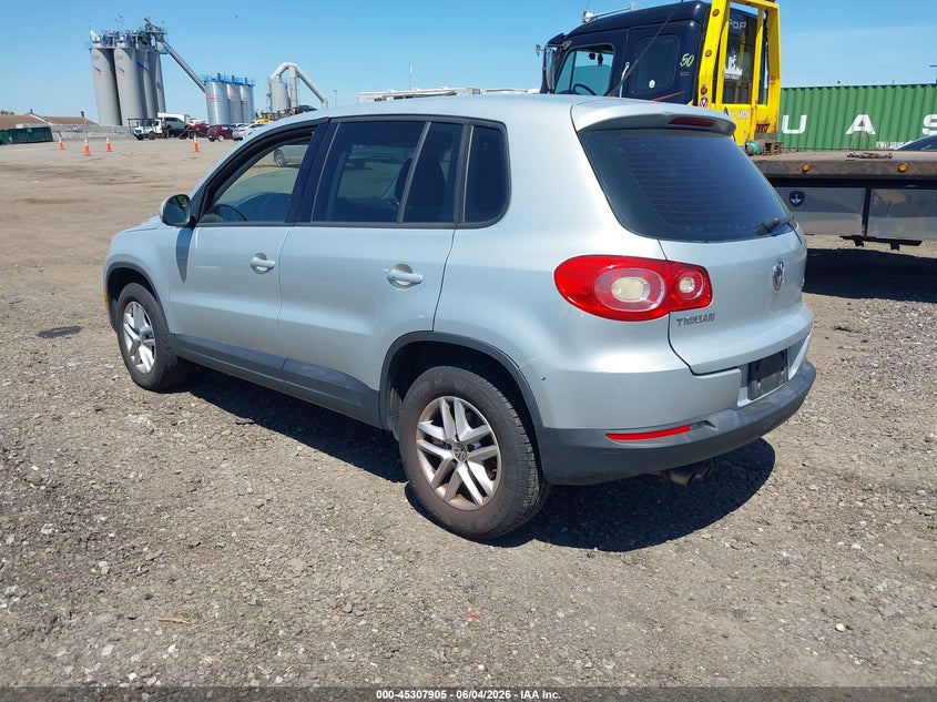 2011 Volkswagen Tiguan VIN WVGAV7AX8BW552383 IAAI salvage auction — NORMAL WEAR, Clear (New York), sold $450 on 2026-07-07 (photo 3)