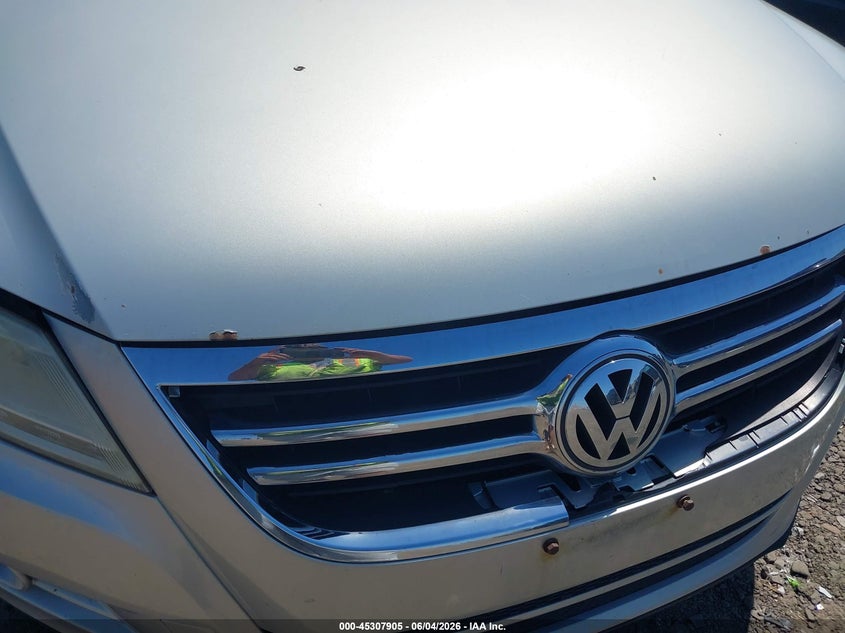 2011 Volkswagen Tiguan VIN WVGAV7AX8BW552383 IAAI salvage auction — NORMAL WEAR, Clear (New York), sold $450 on 2026-07-07 (photo 6)