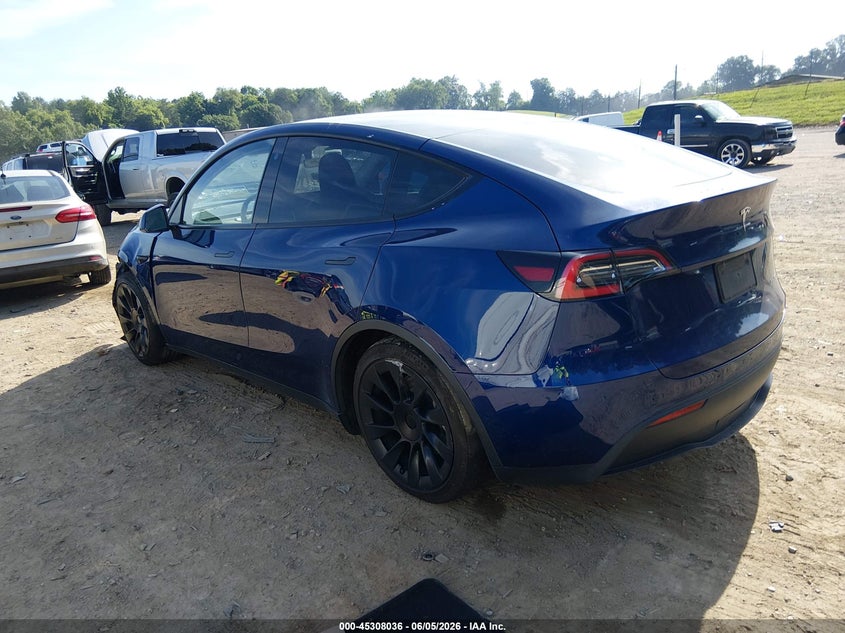2021 Tesla Model y VIN 5YJYGAEE7MF112097 IAAI salvage auction — FRONT END, Clear (Tennessee), sold $7,600 on 2026-07-30 (photo 3)