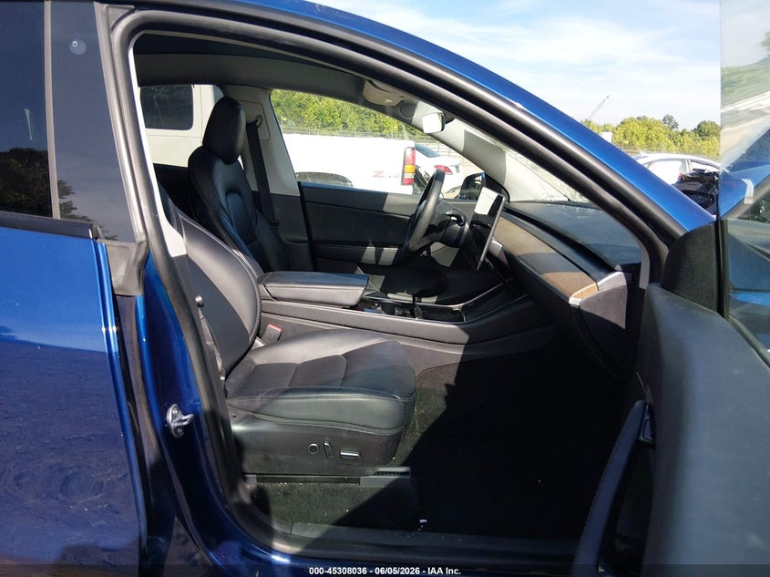 2021 Tesla Model y VIN 5YJYGAEE7MF112097 IAAI salvage auction — FRONT END, Clear (Tennessee), sold $7,600 on 2026-07-30 (photo 5)
