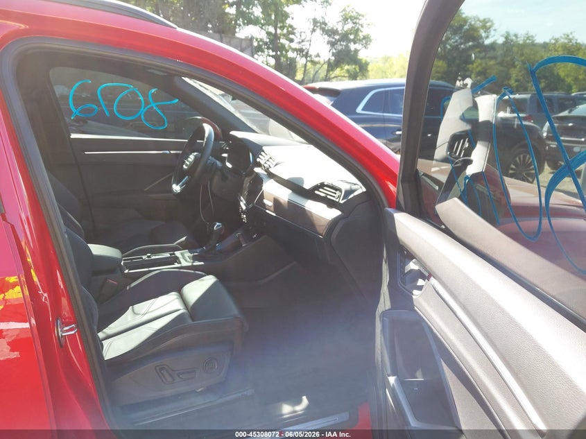 2021 Audi Q3 VIN WA1EECF37M1151647 IAAI salvage auction — FRONT END, Salvage Title, sold $10,600 on 2026-08-07 (photo 5)