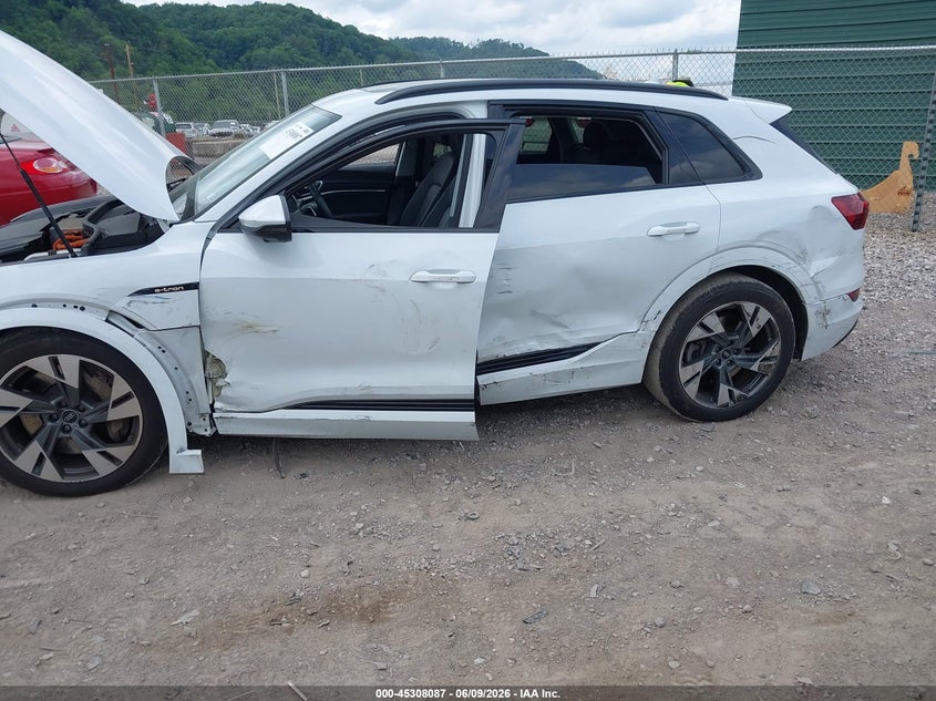 2022 Audi E-tron VIN WA1AAAGE7NB005095 IAAI salvage auction — LEFT SIDE, Salvage Title, sold $9,950 on 2026-07-16 (photo 6)