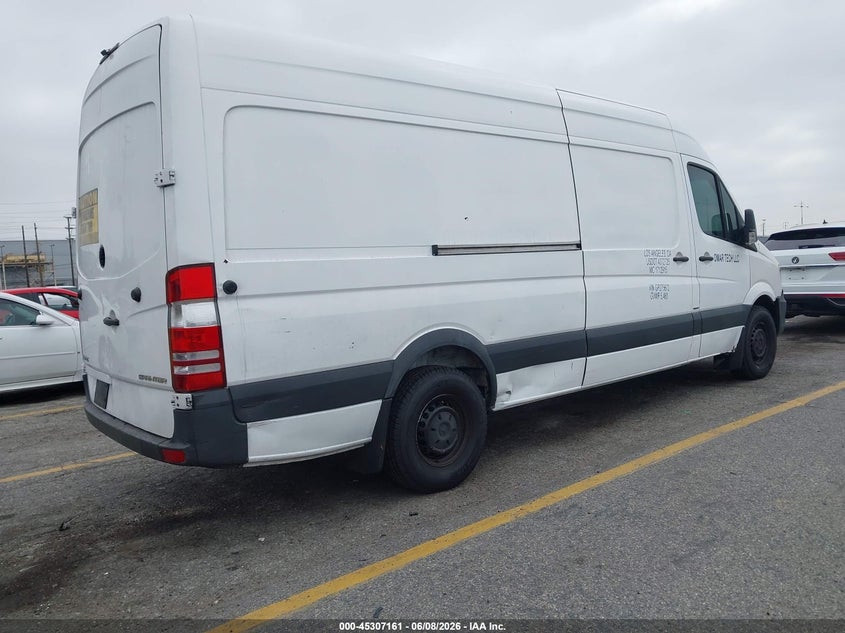 2016 Mercedes-benz Sprinter VIN WD3PE8DD8GP275672 IAAI salvage auction — FRONT END, Salvage Title, sold $1,300 on 2026-07-14 (photo 4)