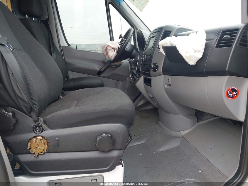 2016 Mercedes-benz Sprinter VIN WD3PE8DD8GP275672 IAAI salvage auction — FRONT END, Salvage Title, sold $1,300 on 2026-07-14 (photo 5)