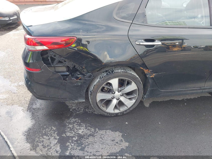2019 Kia Optima VIN 5XXGT4L34KG332687 IAAI salvage auction — RIGHT SIDE, Repossessed (Missouri), sold $1,100 on 2026-07-14 (photo 6)