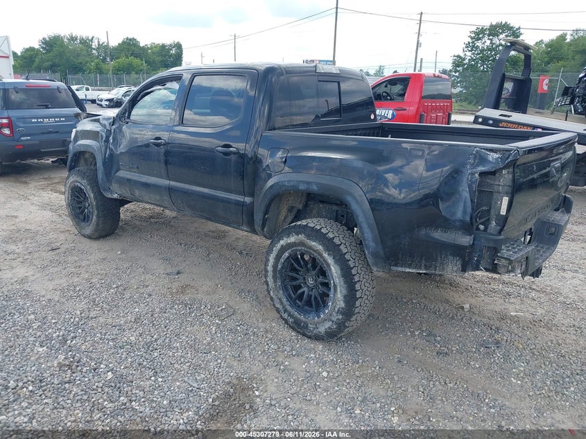 2017 Toyota Tacoma VIN 5TFCZ5AN7HX064310 IAAI salvage auction — ROLLOVER, Salvage (Idaho), sold $8,500 on 2026-07-10 (photo 3)