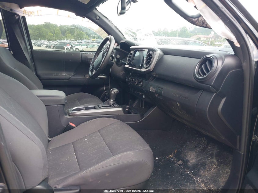 2017 Toyota Tacoma VIN 5TFCZ5AN7HX064310 IAAI salvage auction — ROLLOVER, Salvage (Idaho), sold $8,500 on 2026-07-10 (photo 5)