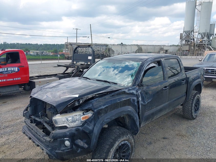 2017 Toyota Tacoma VIN 5TFCZ5AN7HX064310 IAAI salvage auction — ROLLOVER, Salvage (Idaho), sold $8,500 on 2026-07-10 (photo 6)
