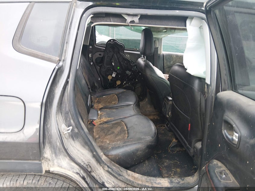 2020 Jeep Compass VIN 3C4NJDDB3LT223985 IAAI salvage auction — ENGINE DAMAGE, Salvage (West Virginia), sold $600 on 2026-07-30 (photo 8)