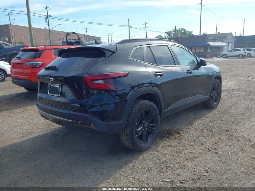 2025 Chevrolet Trax VIN KL77LKEP3SC207228 IAAI salvage auction — LEFT SIDE, Scrap (Michigan), sold $5,450 on 2026-07-30 (photo 4)