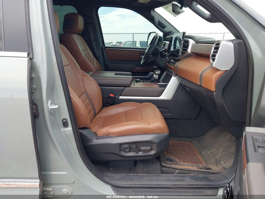 2024 Toyota Tundra VIN 5TFMA5DB7RX211840 IAAI salvage auction — RIGHT FRONT, Salvage Title, sold $31,450 on 2026-07-20 (photo 5)