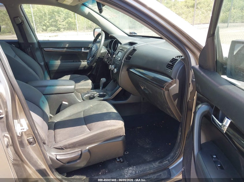 2011 Kia Sorento VIN 5XYKTDA19BG129012 IAAI salvage auction — NORMAL WEAR, Clear (Pennsylvania), sold $1,000 on 2026-07-07 (photo 5)