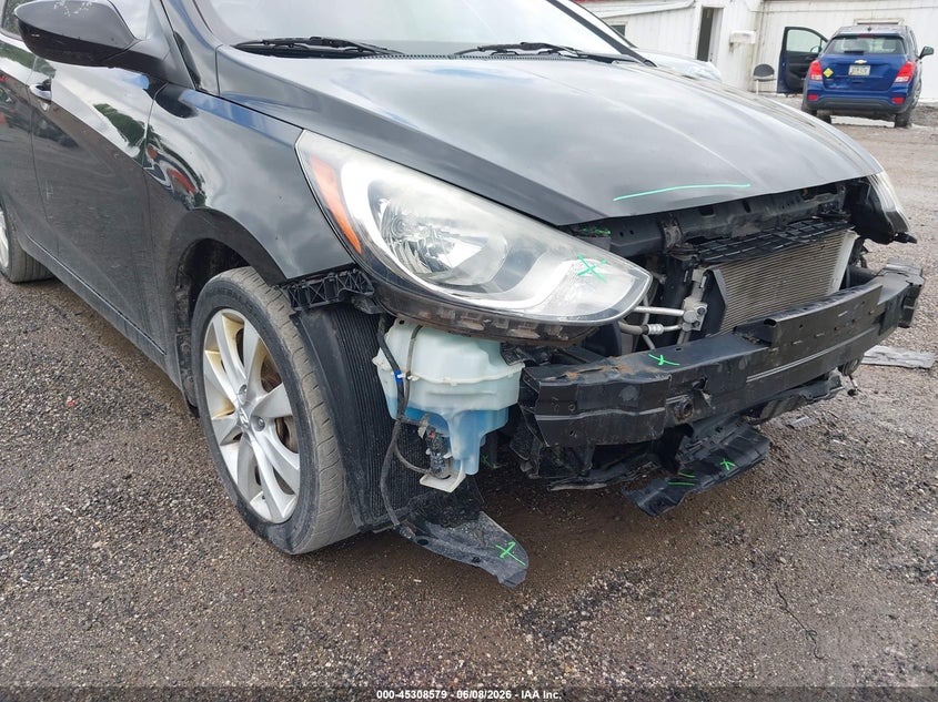 2013 Hyundai Accent VIN KMHCU4AE2DU381444 IAAI salvage auction — FRONT & REAR, Salvage Title, sold $725 on 2026-07-13 (photo 6)
