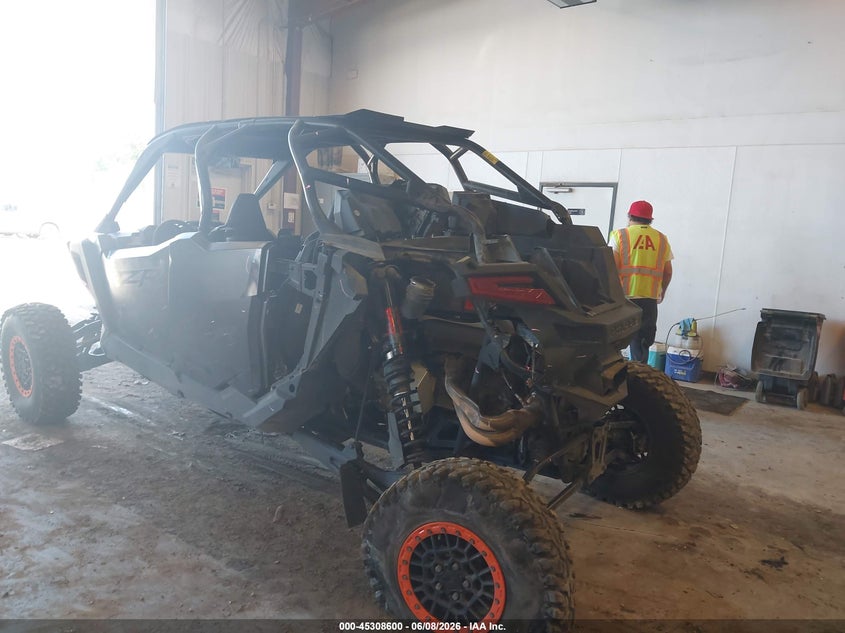 2025 Polaris Rzr VIN 3NSR4D2K0SG135476 IAAI salvage auction — SIDE, Salvage Title, sold $20,400 on 2026-08-19 (photo 3)