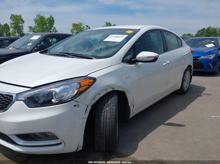 2014 Kia Forte VIN KNAFX4A80E5104240 IAAI salvage auction — SIDE, Salvage Title, sold $1,750 on 2026-07-17 (photo 6)