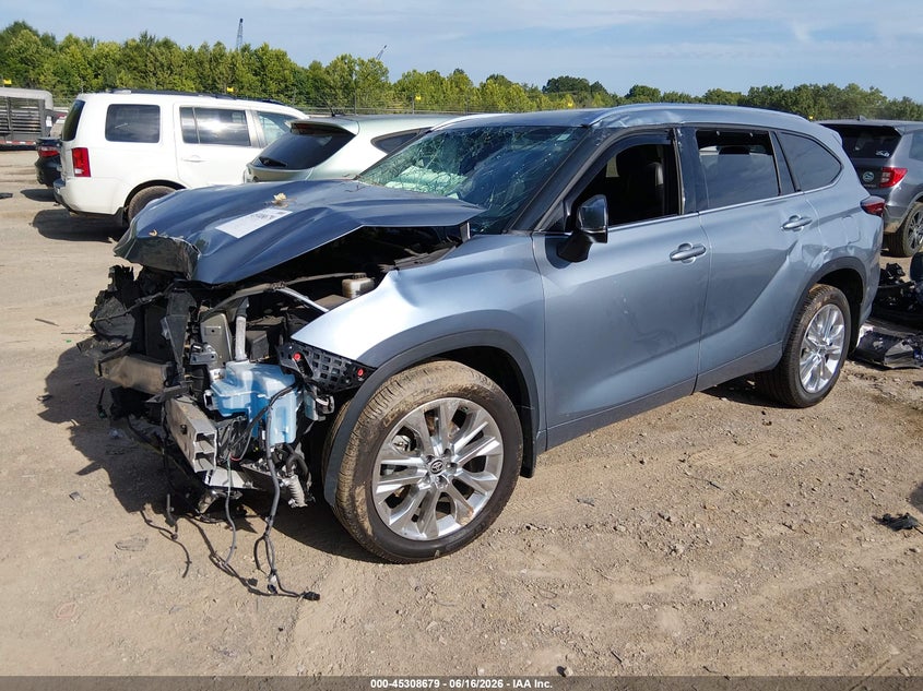 2021 Toyota Highlander VIN 5TDDZRBH2MS088759 IAAI salvage auction — FRONT END, Salvage (Tennessee), sold $9,200 on 2026-07-08 (photo 2)