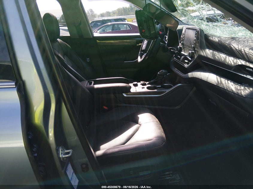 2021 Toyota Highlander VIN 5TDDZRBH2MS088759 IAAI salvage auction — FRONT END, Salvage (Tennessee), sold $9,200 on 2026-07-08 (photo 5)