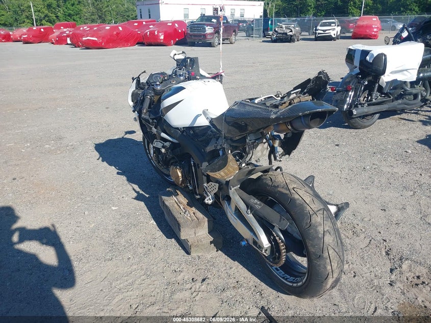 2005 Honda Cbr VIN JH2PC37095M204025 IAAI salvage auction — LEFT & RIGHT, Clear (Massachusetts), sold $450 on 2026-07-08 (photo 3)