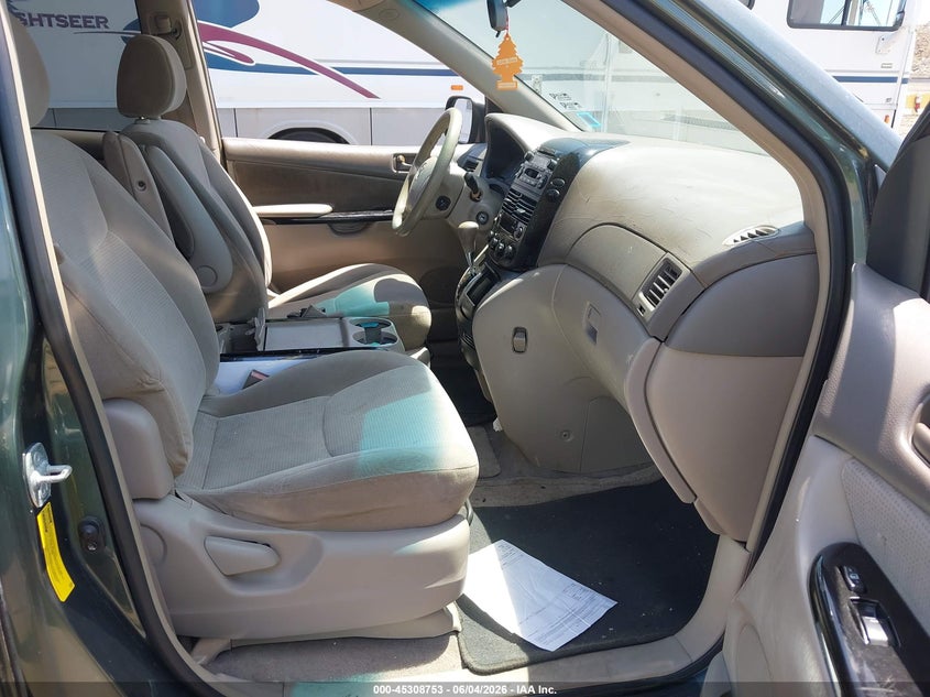 2004 Toyota Sienna VIN 5TDZA23C94S070895 IAAI salvage auction — NORMAL WEAR, Salvage (Texas), sold $1,075 on 2026-07-28 (photo 5)