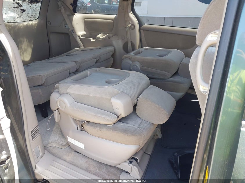 2004 Toyota Sienna VIN 5TDZA23C94S070895 IAAI salvage auction — NORMAL WEAR, Salvage (Texas), sold $1,075 on 2026-07-28 (photo 8)