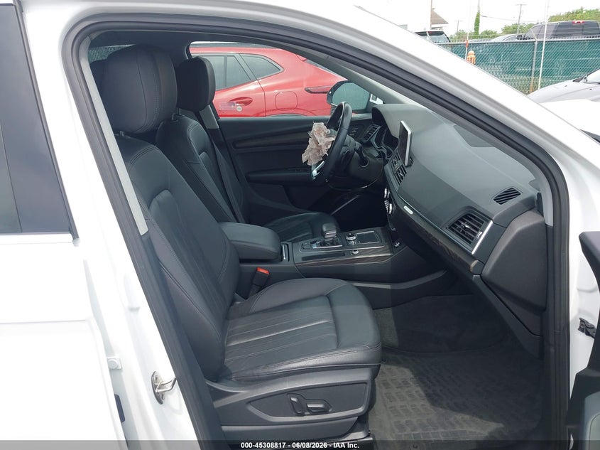 2020 Audi Q5 VIN WA1G2AFY0L2056373 IAAI salvage auction — FRONT END, Salvage Title, sold $6,300 on 2026-07-26 (photo 5)