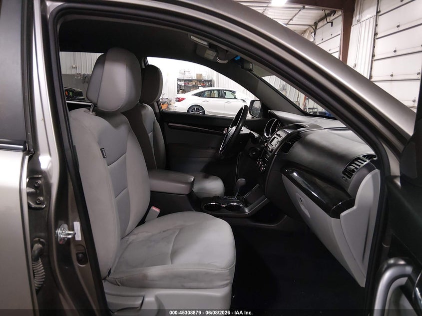 2012 Kia Sorento VIN 5XYKTDA21CG259425 IAAI salvage auction — LEFT FRONT, Salvage (Illinois), sold $1,450 on 2026-07-21 (photo 5)