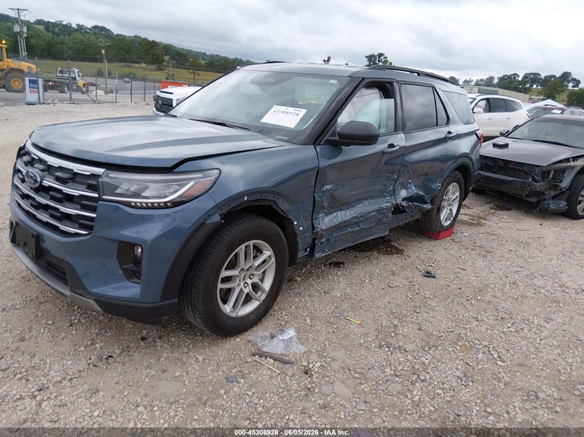 2025 Ford Explorer VIN 1FMUK7DH1SGC38885 IAAI salvage auction — SIDE, Salvage Title, sold $12,900 on 2026-07-31 (photo 2)