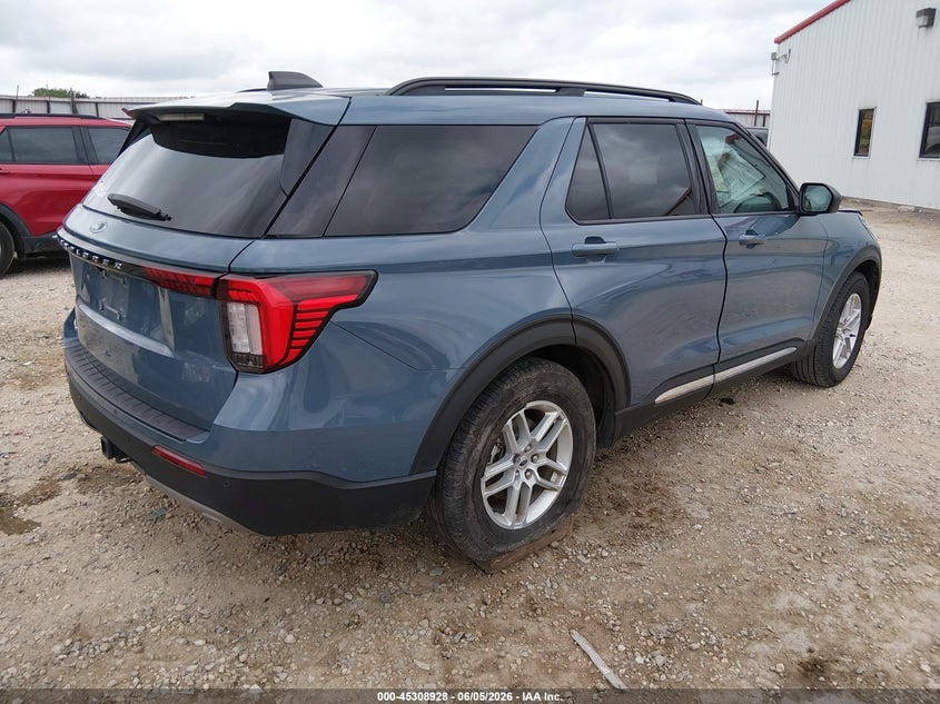 2025 Ford Explorer VIN 1FMUK7DH1SGC38885 IAAI salvage auction — SIDE, Salvage Title, sold $12,900 on 2026-07-31 (photo 4)