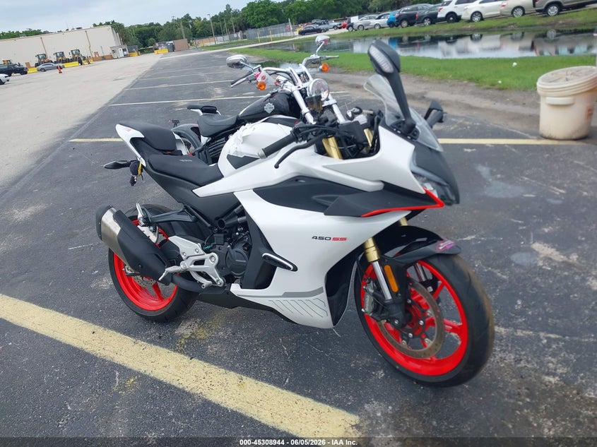 2025 Cf moto 450ss VIN LCEPESLAXS6002483 IAAI salvage auction — SIDE, Rebuildable (Florida), sold $1,050 on 2026-07-15 (photo 1)