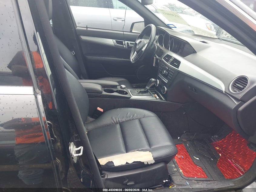 2012 Mercedes-benz C-klasse VIN WDDGF4HB9CA616794 IAAI salvage auction — RIGHT FRONT, Original (Texas), sold $750 on 2026-07-29 (photo 5)