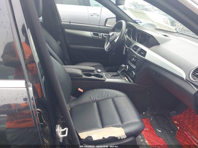 2012 Mercedes-benz C-klasse VIN WDDGF4HB9CA616794 IAAI salvage auction — RIGHT FRONT, Original (Texas), sold $750 on 2026-07-29 (photo 8)