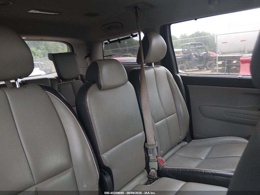 2017 Kia SEDONA VIN KNDMB5C12H6243038 IAAI salvage auction — UNDERCARRIAGE, Salvage Title, sold $900 on 2026-07-08 (photo 8)
