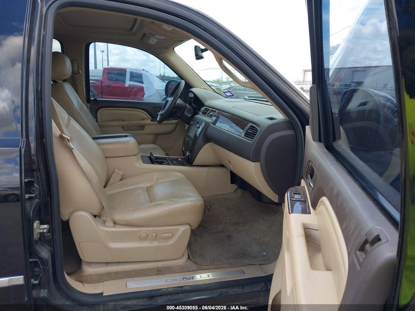 2013 Gmc Yukon xl VIN 1GKS1MEF3DR302303 IAAI salvage auction — RIGHT SIDE, Original (Texas), sold $1,450 on 2026-07-10 (photo 5)