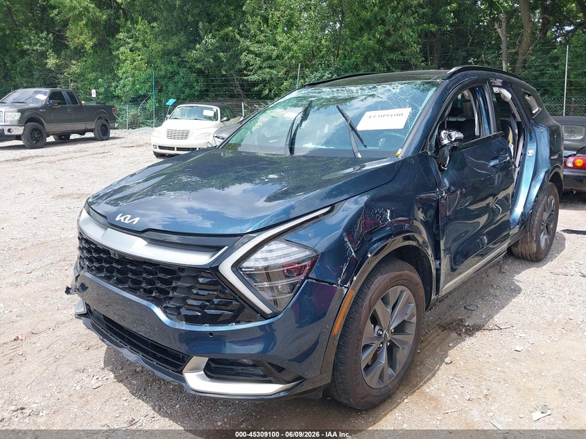 2025 Kia Sportage VIN KNDPXCDG8S7225361 IAAI salvage auction — ROLLOVER, Salvage (Indiana), sold $5,700 on 2026-07-15 (photo 2)
