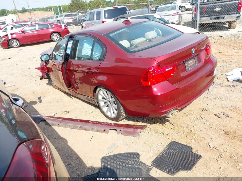 2011 BMW 3er VIN WBAPH7G52BNN06420 IAAI salvage auction — LEFT & RIGHT, Salvage (North Carolina), sold $300 on 2026-07-06 (photo 3)