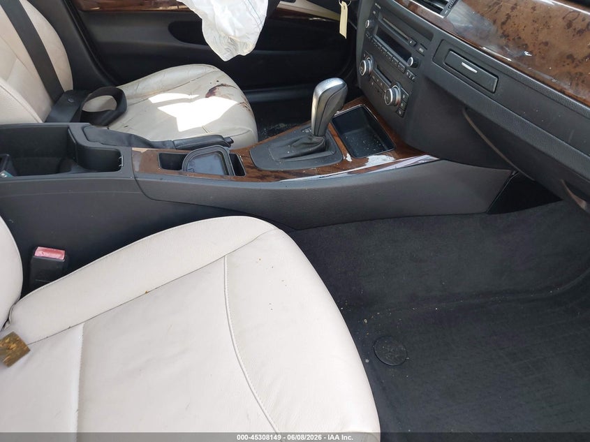 2011 BMW 3er VIN WBAPH7G52BNN06420 IAAI salvage auction — LEFT & RIGHT, Salvage (North Carolina), sold $300 on 2026-07-06 (photo 5)