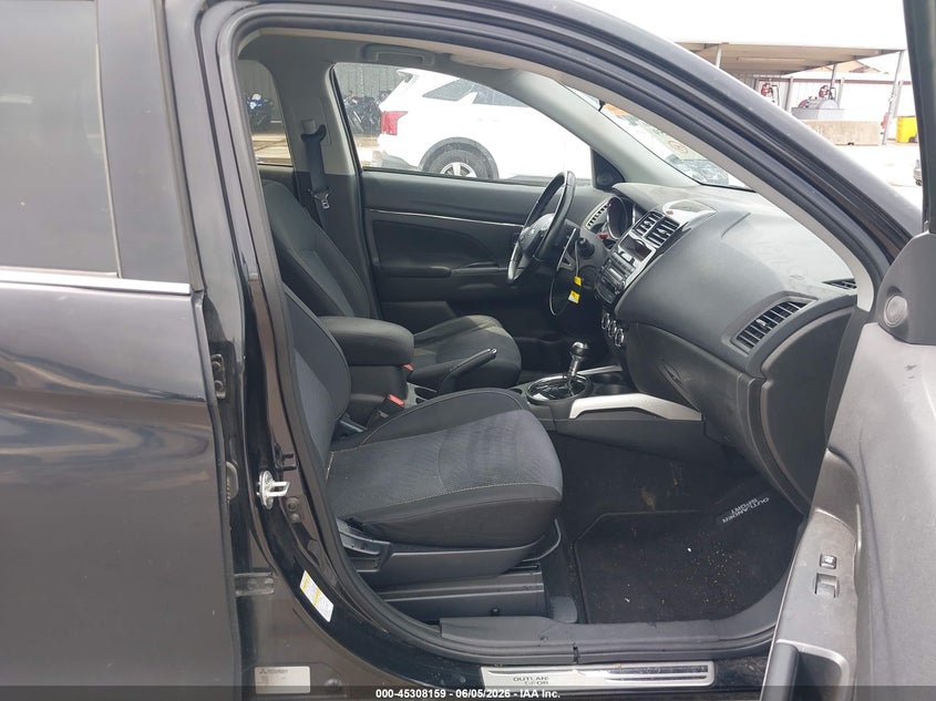 2013 Mitsubishi Outlander VIN 4A4AP4AU9DE005157 IAAI salvage auction — LEFT & RIGHT, Salvage Title, sold $725 on 2026-07-22 (photo 5)