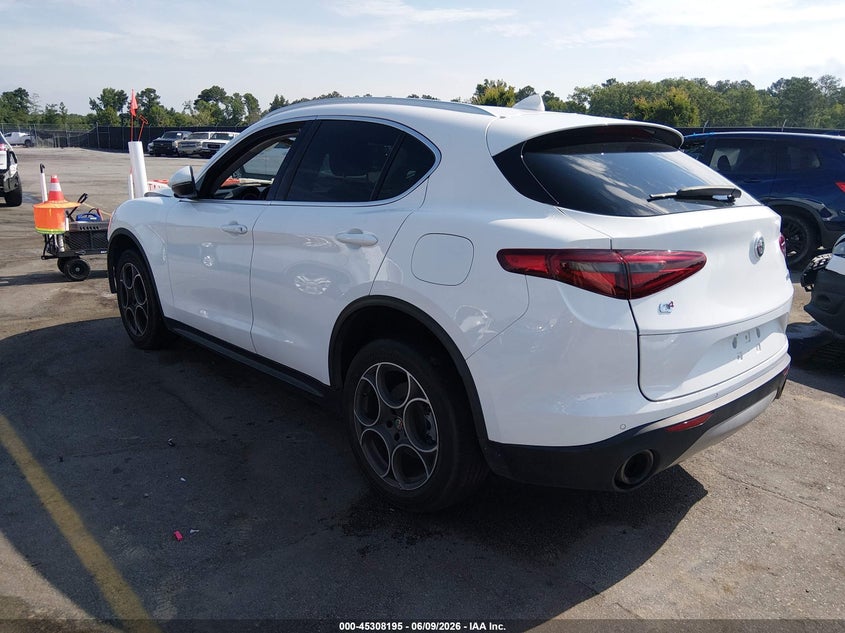 2018 Alfa romeo Stelvio VIN ZASFAKAN3J7B83228 IAAI salvage auction — FRONT END, Salvage Title, sold $5,200 on 2026-08-13 (photo 3)
