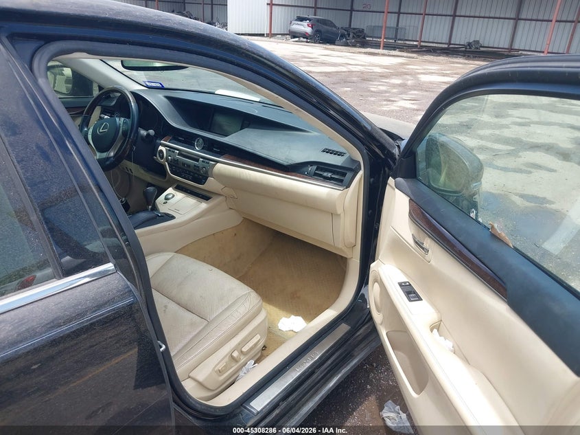 2014 Lexus ES VIN JTHBK1GG0E2122265 IAAI salvage auction — RIGHT FRONT, Salvage Title, sold $3,050 on 2026-07-15 (photo 5)