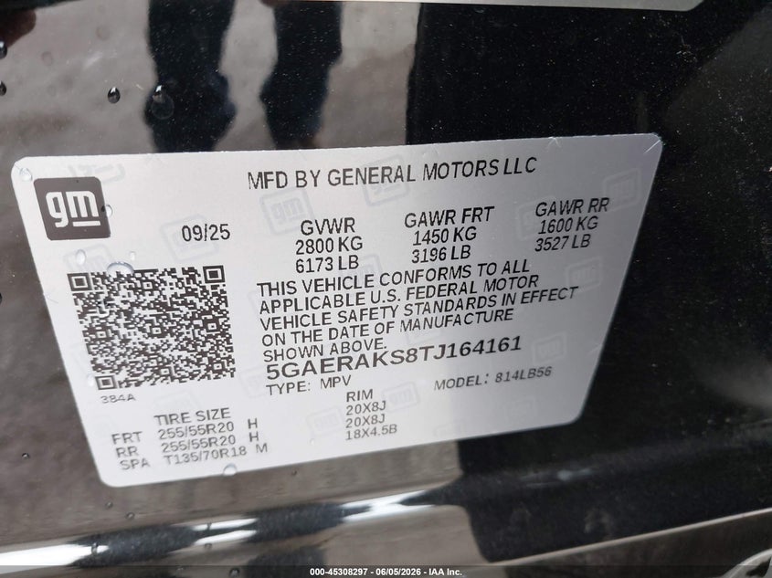 2026 Buick Enclave VIN 5GAERAKS8TJ164161 IAAI salvage auction — REAR END, Salvage (Illinois), sold $13,300 on 2026-08-22 (photo 9)