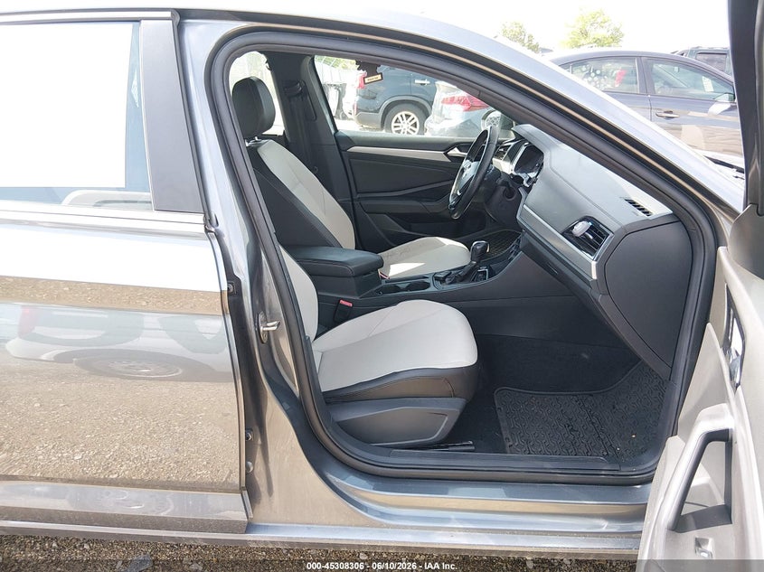2019 Volkswagen Jetta VIN 3VWC57BU4KM068130 IAAI salvage auction — FRONT END, Salvage (Illinois), sold $1,900 on 2026-07-10 (photo 5)