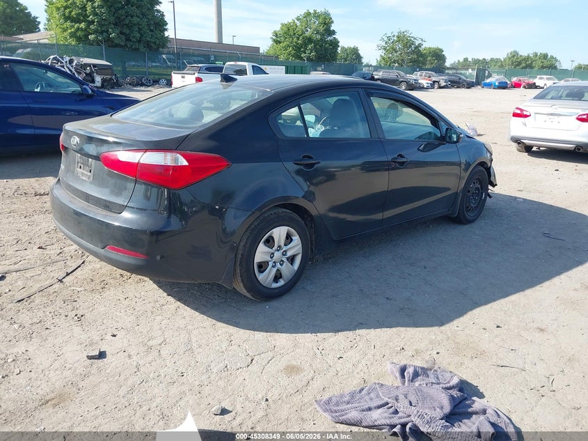 2015 Kia Forte VIN KNAFX4A68F5349531 IAAI salvage auction — FRONT END, Salvage Title, sold $450 on 2026-07-10 (photo 4)