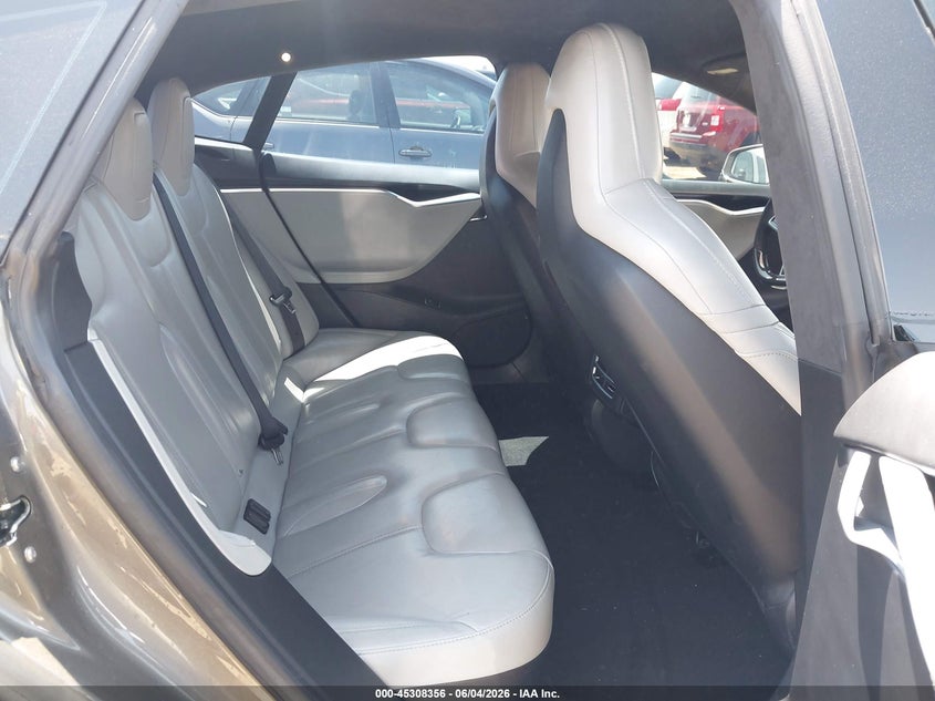 2016 Tesla Model s VIN 5YJSA1E19GF138175 IAAI salvage auction — REAR END, Salvage Title, sold $3,050 on 2026-08-23 (photo 8)